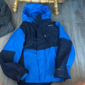 Columbia Blue and Black Jacket Weather-Resistant Insulation, detachable fleece